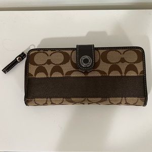 COACH BROWN WALLET